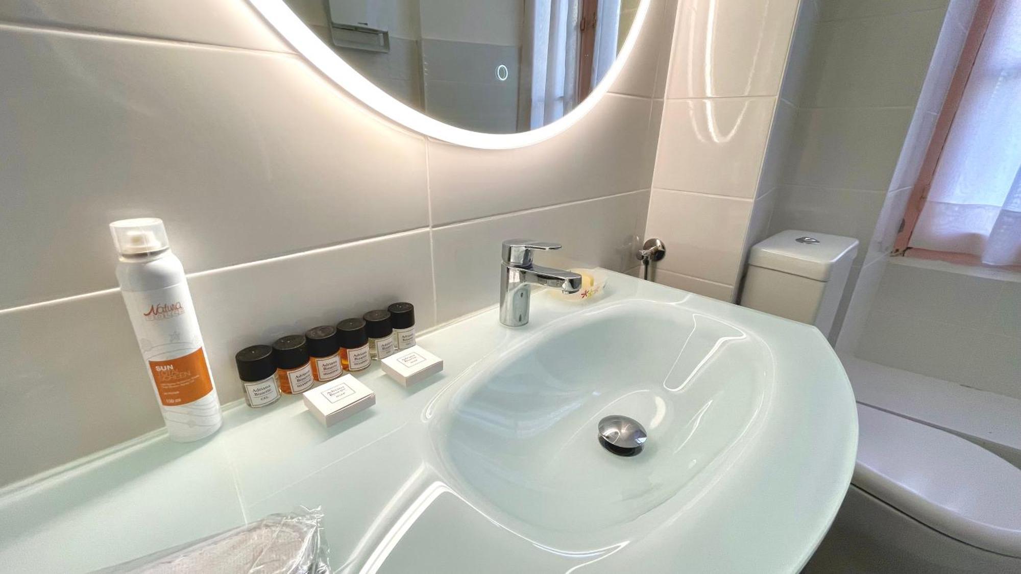 Rue Meynadier, 2 Bedrooms, Close To Everything Apartamento